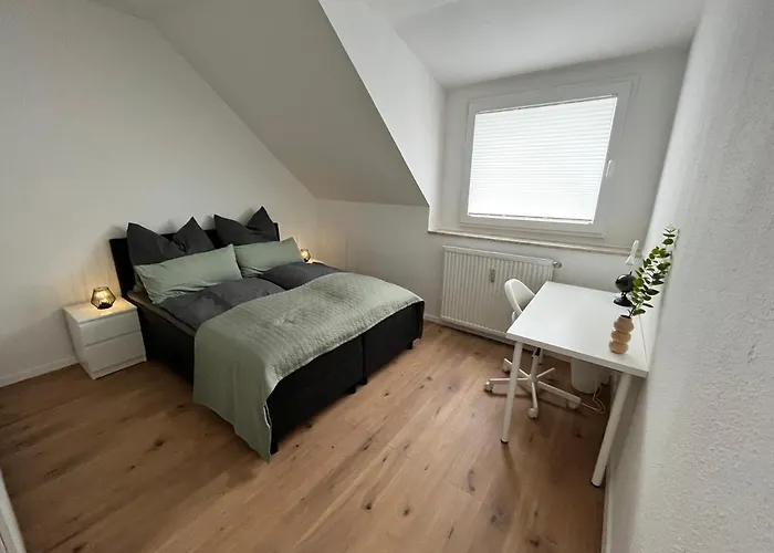 Appartment Miami , Naehe Duesseldorf ,Messe ,Hbf ,City, Wifi, Helios Hospital