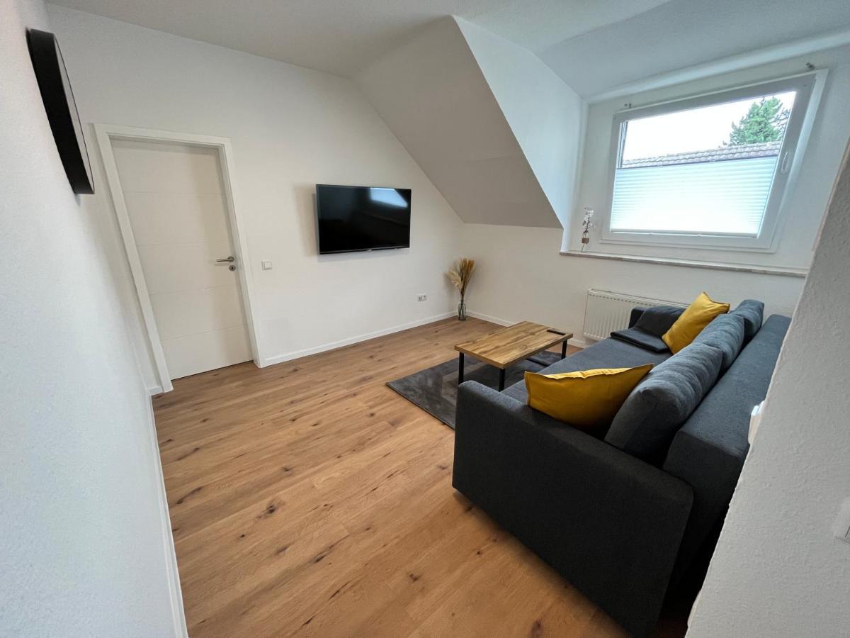 Miami , Naehe Duesseldorf ,messe ,hbf ,city, Wifi, Helios Hospital * Krefeld