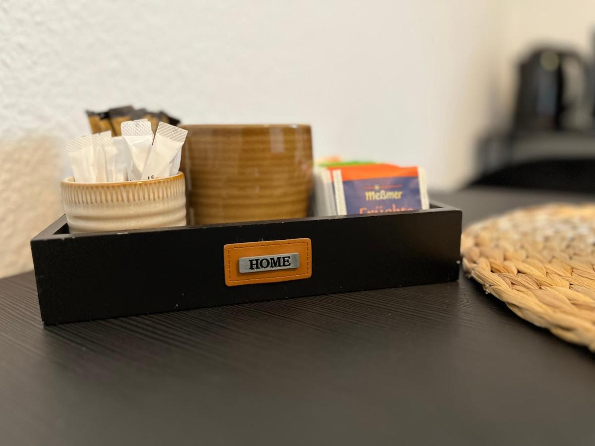 Miami , Naehe Duesseldorf ,messe ,hbf ,city, Wifi, Helios Hospital Apartment Krefeld