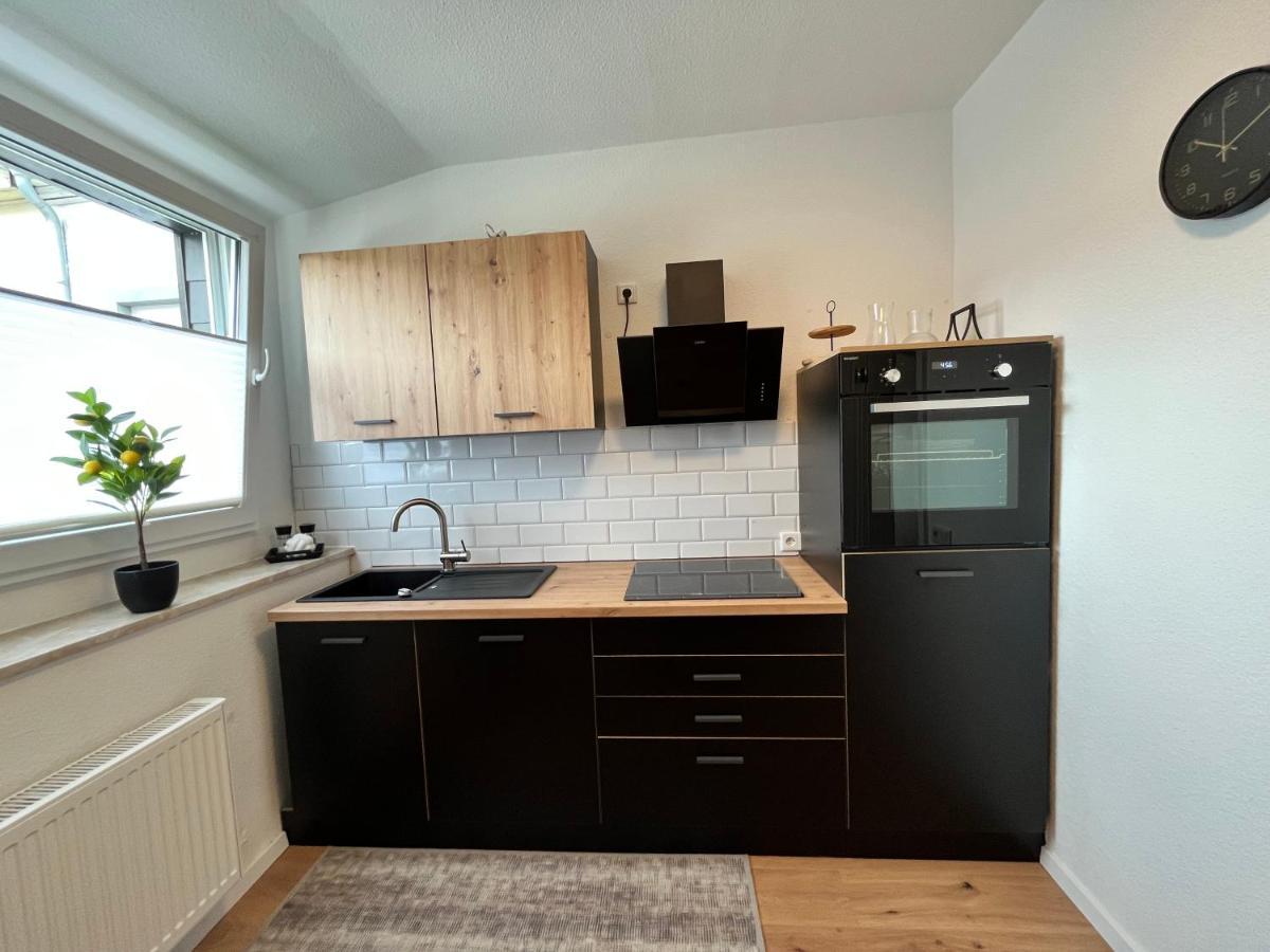 Miami , Naehe Duesseldorf ,messe ,hbf ,city, Wifi, Helios Hospital Apartment